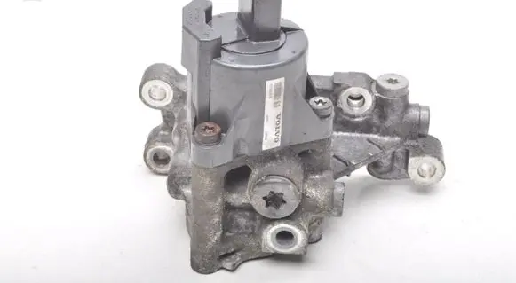 Volvo XC90 Oil pump 