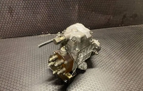 Volvo S80 Fuel injection high pressure pump 074130110M 0460415990