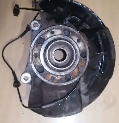 Volvo S60 Front wheel hub spindle knuckle