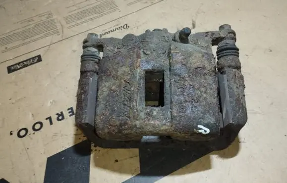 Honda FR-V Front brake caliper