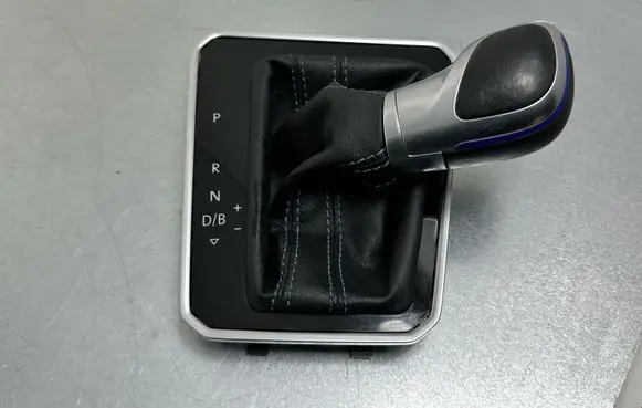 Volkswagen PASSAT B8 Gear lever shifter trim leather/knob 3G1713203D