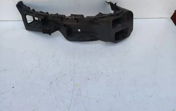 Porsche Cayenne (92A) Bumper support mounting bracket corner 7P5807393C