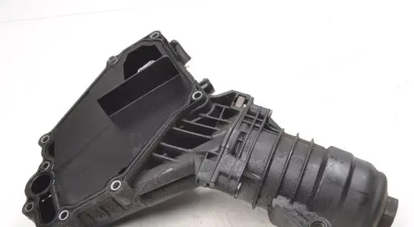 Volvo XC60 Oil filter mounting bracket 30757730