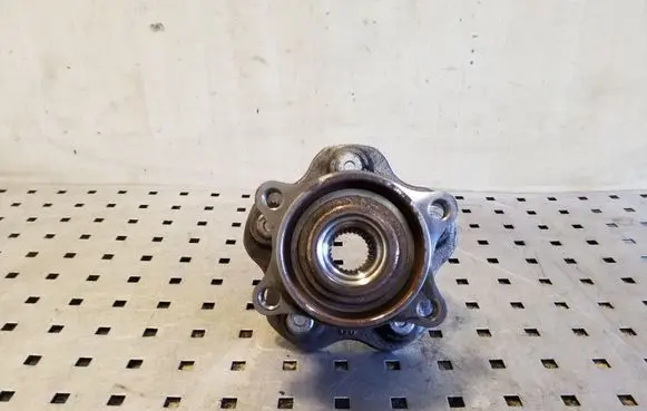 Nissan Qashqai Rear wheel hub