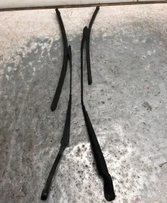Volkswagen Polo IV 9N3 Front wiper blade arm 6Q1955409CBILI 6Q1955409C 6Q1955410C