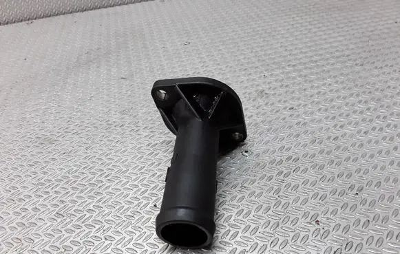 Volkswagen Golf IV Engine coolant pipe/hose 038121121
