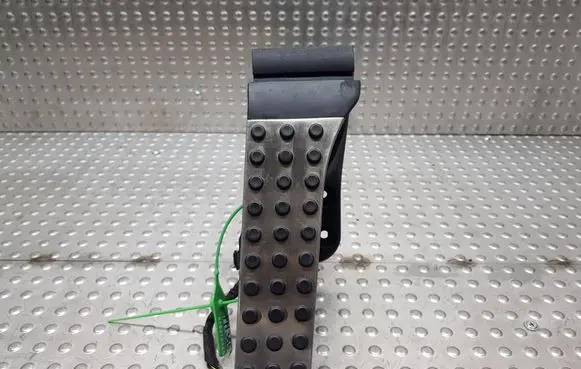 Mercedes-Benz C W205 Accelerator throttle pedal S26370385 A2053000104