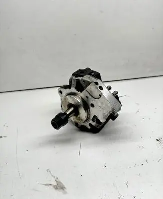 BMW 5 E60 E61 Fuel injection high pressure pump 0445010146 7798333 336617