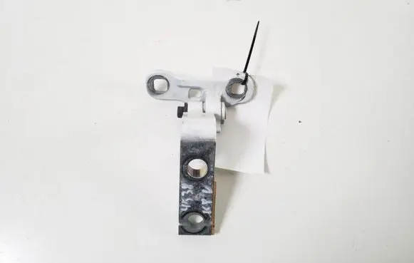 Volvo XC60 Front door upper hinge 31371552