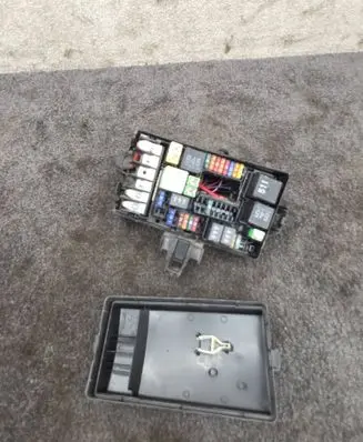 Volkswagen Golf VII Fuse box set 5Q0907361G 5Q0937132A