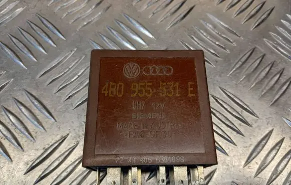 Audi A6 S6 C5 4B Window wiper relay 4B0955531E