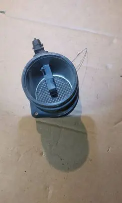 Volvo S80 Mass air flow meter 30677999 0281002730