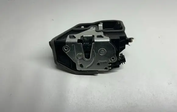BMW 3 F30 F35 F31 Coupe door lock (next to the handle) 7202145 A053702