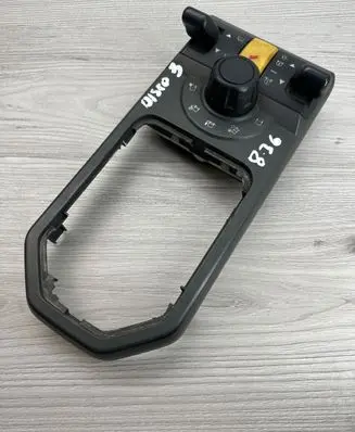 Land Rover Discovery 3 - LR3 Suspension ride height/mode switch YUD501230WUX 040907