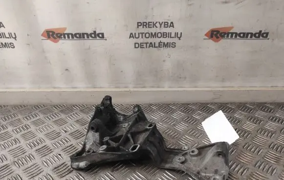 Volvo V70 Generator/alternator bracket 31258329