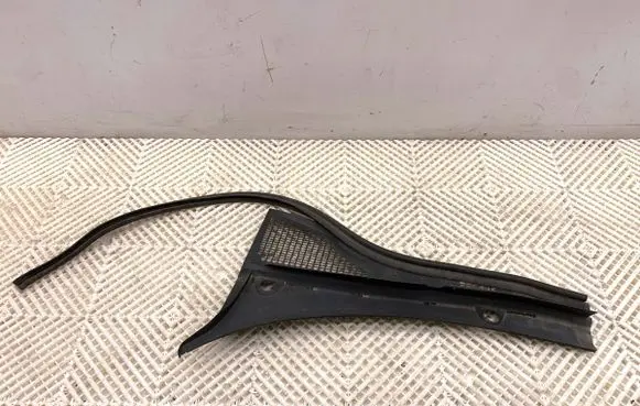 Skoda Fabia Mk3 (NJ) Wiper trim 6V1819415
