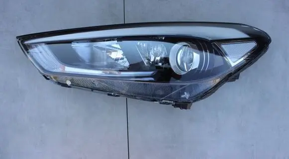 Hyundai Tucson TL Headlight/headlamp 92101D7100