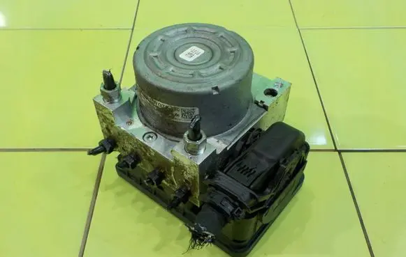 Toyota Aygo X ABS Pump 445400H190
