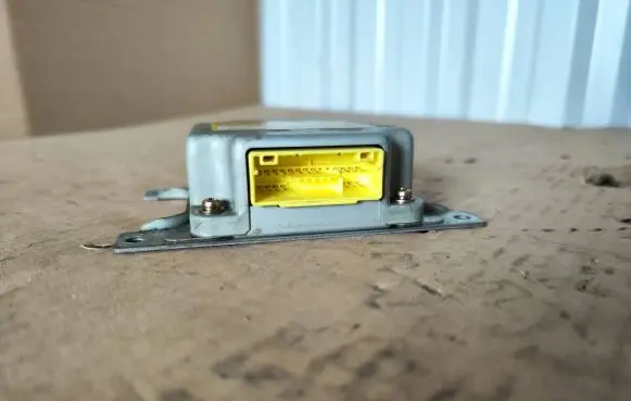Mitsubishi Colt Airbag control unit/module MR260703