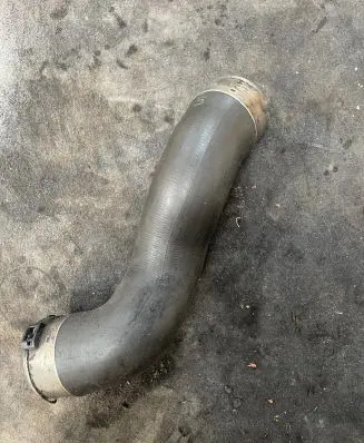 BMW 5 F10 F11 Intercooler hose/pipe 8516509