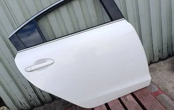 Mazda 6 Rear door