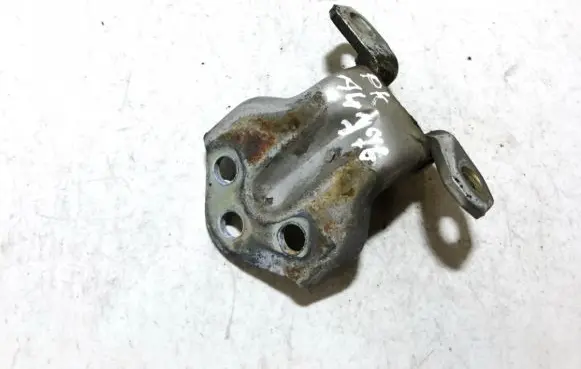Hyundai Elantra Front door upper hinge