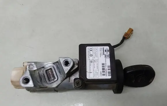 Nissan X-Trail T30 Ignition lock 28590C9902