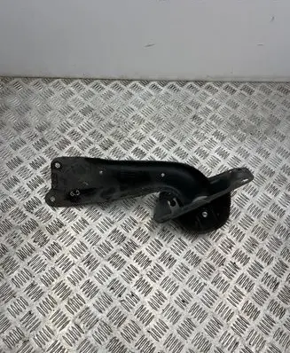 Volkswagen PASSAT B8 Rear upper control arm/wishbone 5Q0505226C