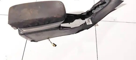 Toyota Avensis T250 Armrest