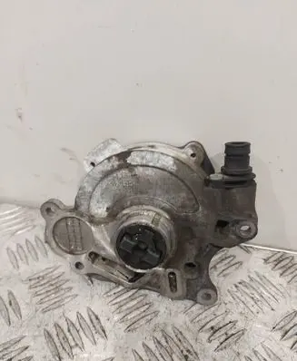 Volkswagen Polo V 6R Vacuum pump 03L145207 03L145112