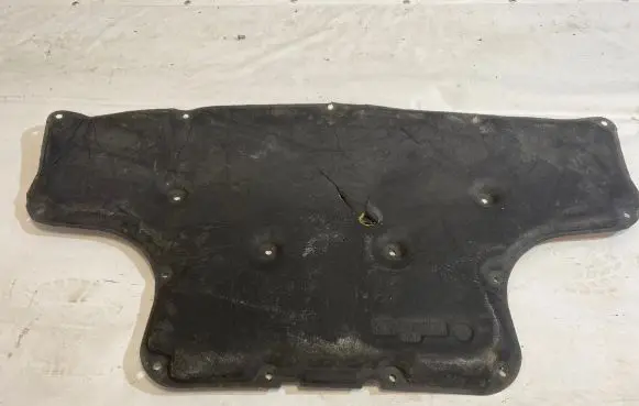 Engine bonnet/hood sound/heat insulation