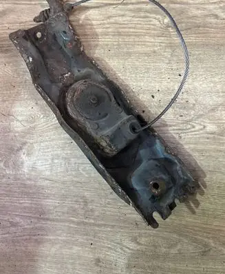 Dodge Nitro Spare wheel mounting bracket 