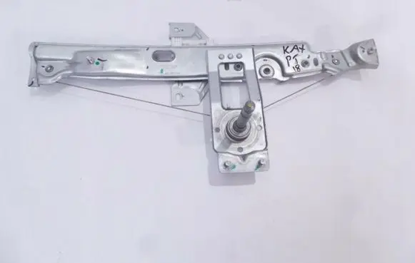 Rear door manual window regulator