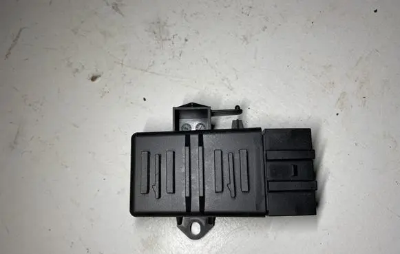 Skoda Rapid (NH) Seat heating relay 6R0959772A