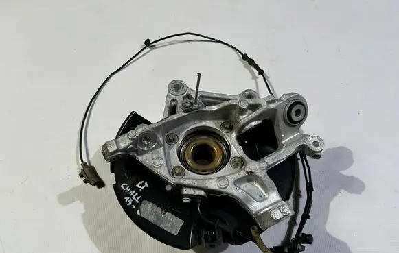 Dodge Challenger Stub axle 6802853