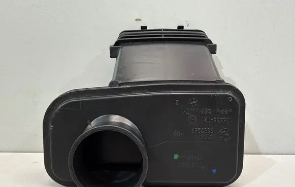 BMW 5 G30 G31 G38 Window washer liquid tank fill tube 7357287