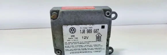 Volkswagen PASSAT B5 Airbag control unit/module 1J0909607