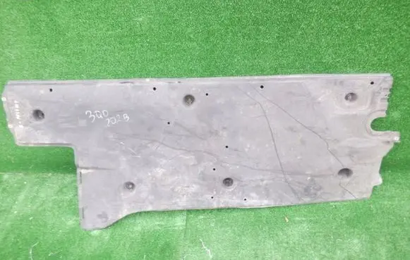 Volkswagen PASSAT B8 Center/middle under tray cover 3Q0821202B