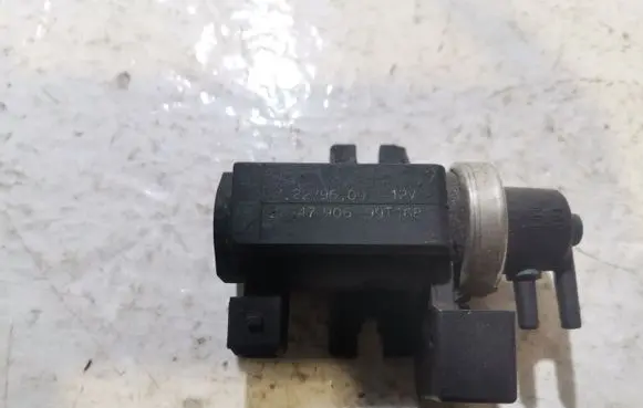 BMW 3 E90 E91 Turbo solenoid valve 72279600