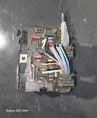 Citroen C4 Grand Picasso Fuse module 9664055680 L08.00