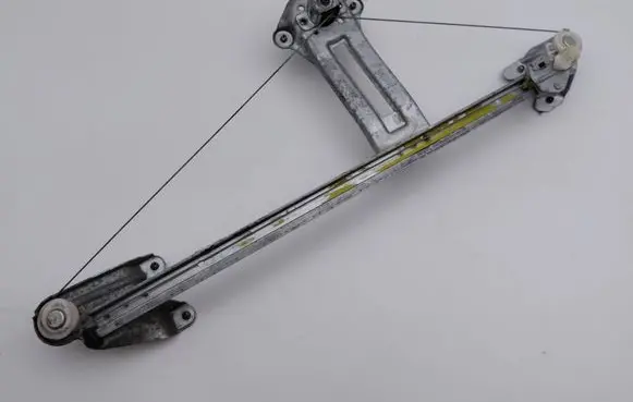 Opel Zafira B Rear door manual window regulator 13132227