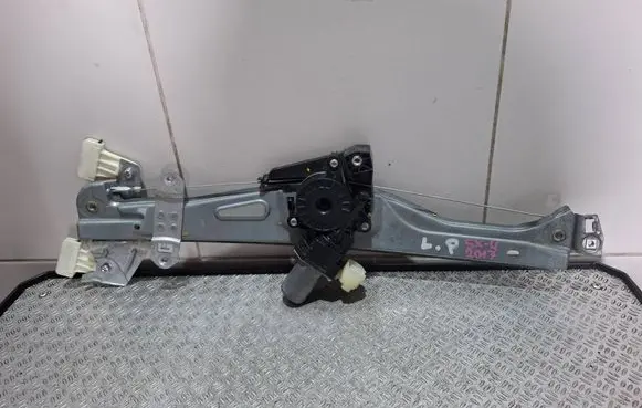 Suzuki SX4 S-Cross Front door window regulator with motor 22761H