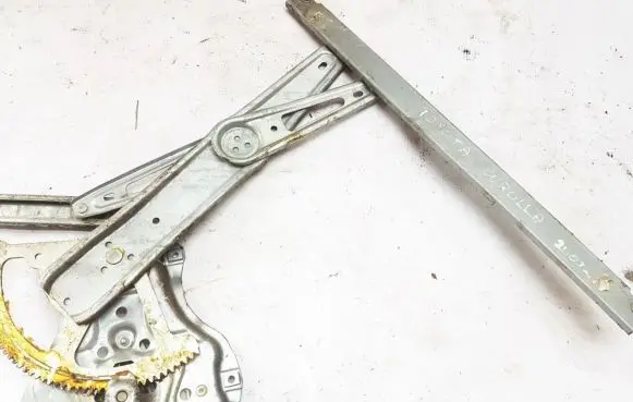Toyota Corolla E120 E130 Sliding door window regulator with motor