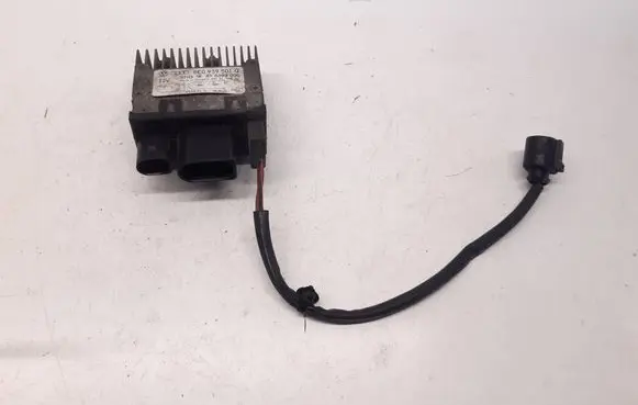 Audi A4 S4 B7 8E 8H Coolant fan relay 8E0959501Q 898093000