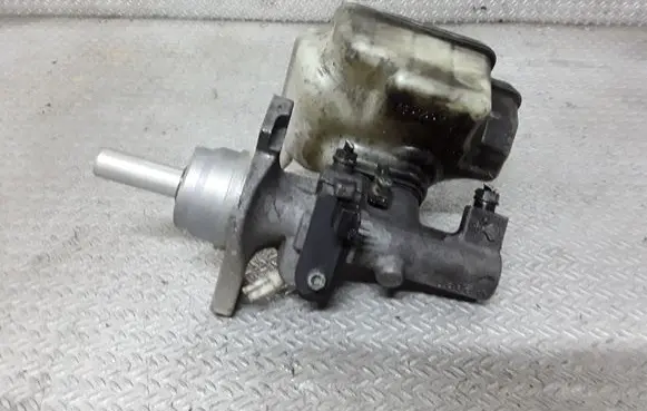 Volkswagen Jetta V Master brake cylinder 1K1611301C