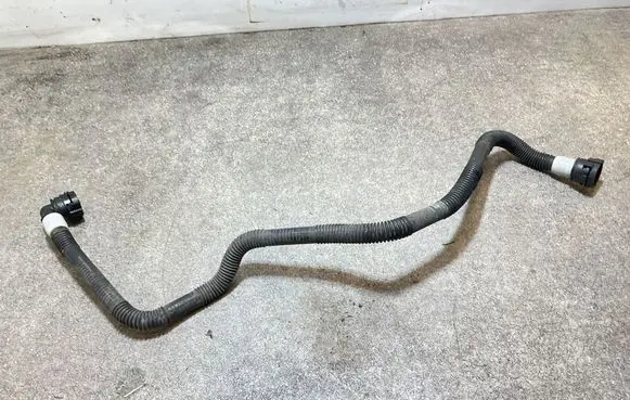 Tesla Model 3 Engine coolant pipe/hose 1629593