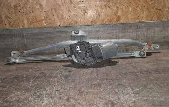 Volkswagen PASSAT B5.5 Front wiper linkage and motor 0390241505 3B1955113C