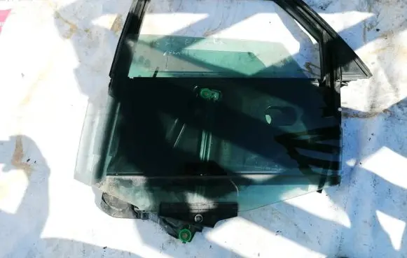 Audi 80 90 B3 Rear door window/glass frame 