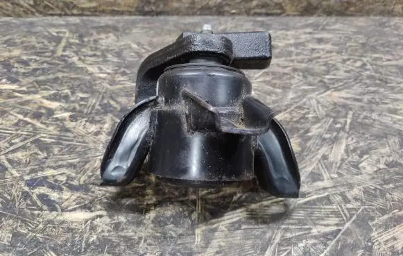 Hyundai i30 Engine mount bracket 21810A5200