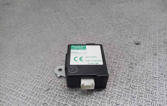 Toyota Avensis Verso Door central lock control unit/module 8974144060 1513007221